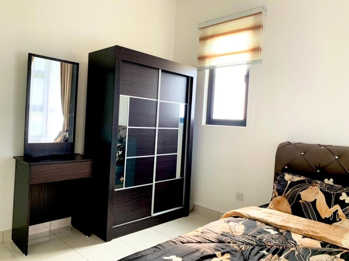 Mmg D'Tiara Homestay Kajang Kültér fotó