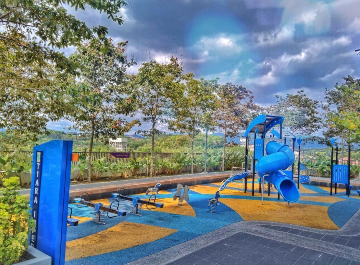 Mmg D'Tiara Homestay Kajang Kültér fotó